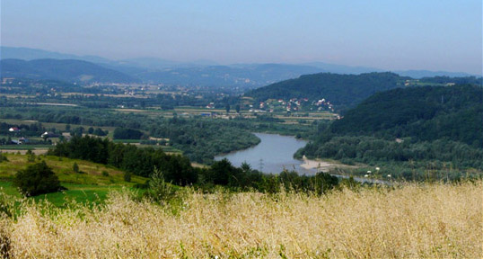 Blick von der Fundstelle von Janowice in das Dunajec-Tal